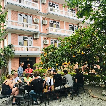 Hotel Cloud 9 Garden Kathmandu Esterno foto