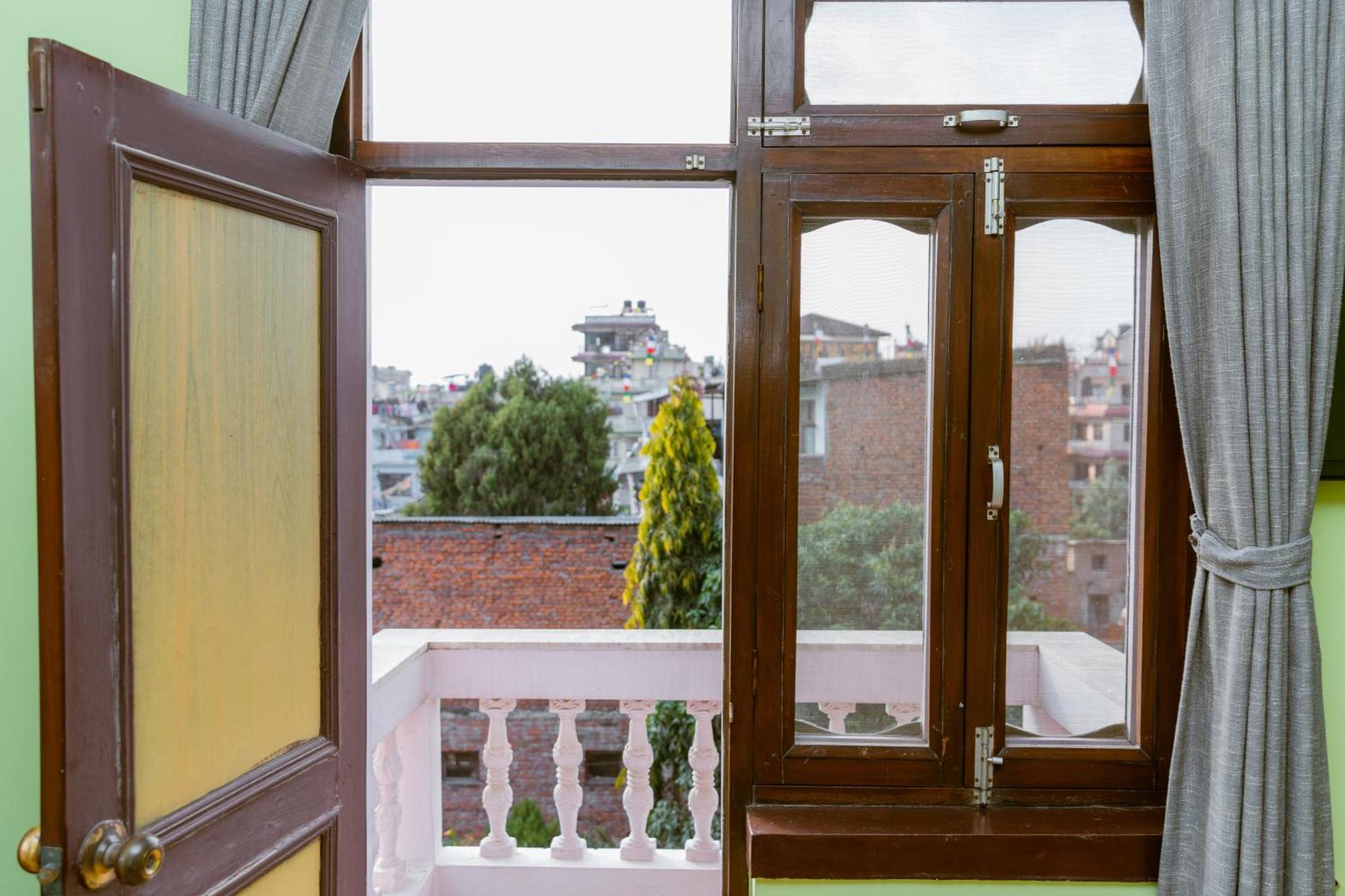 Hotel Cloud 9 Garden Kathmandu Esterno foto