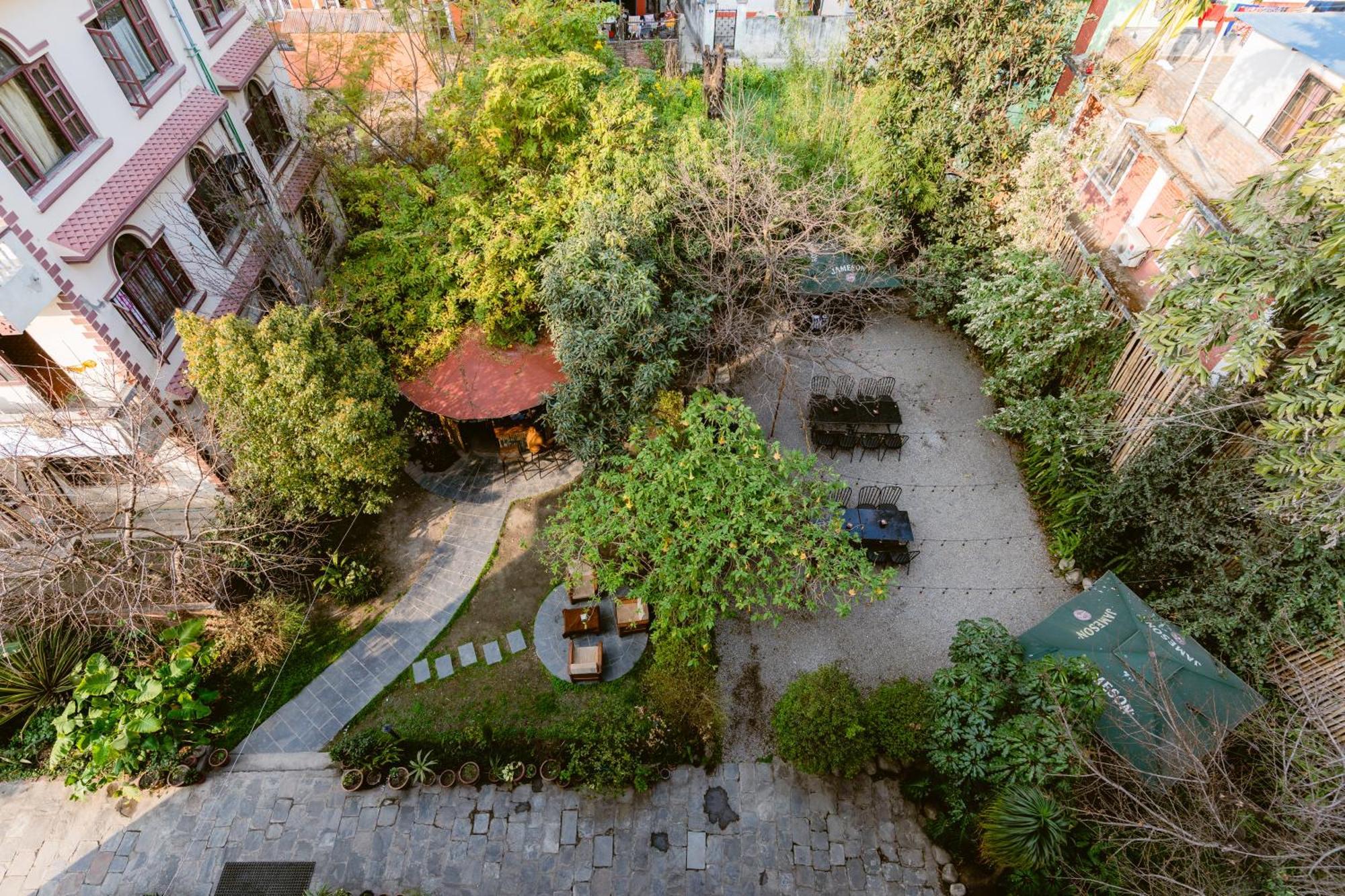 Hotel Cloud 9 Garden Kathmandu Esterno foto