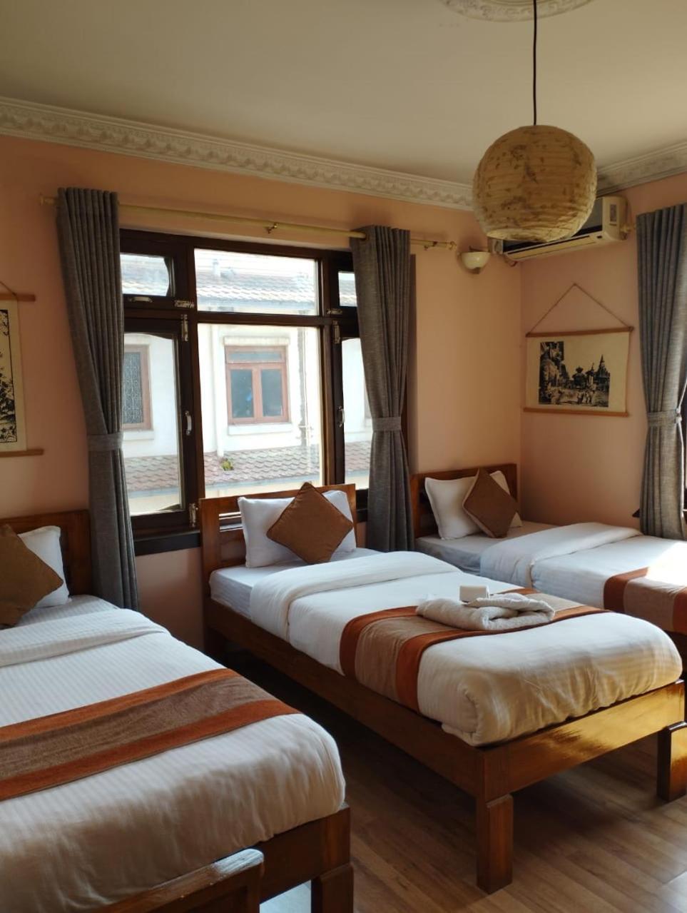 Hotel Cloud 9 Garden Kathmandu Esterno foto